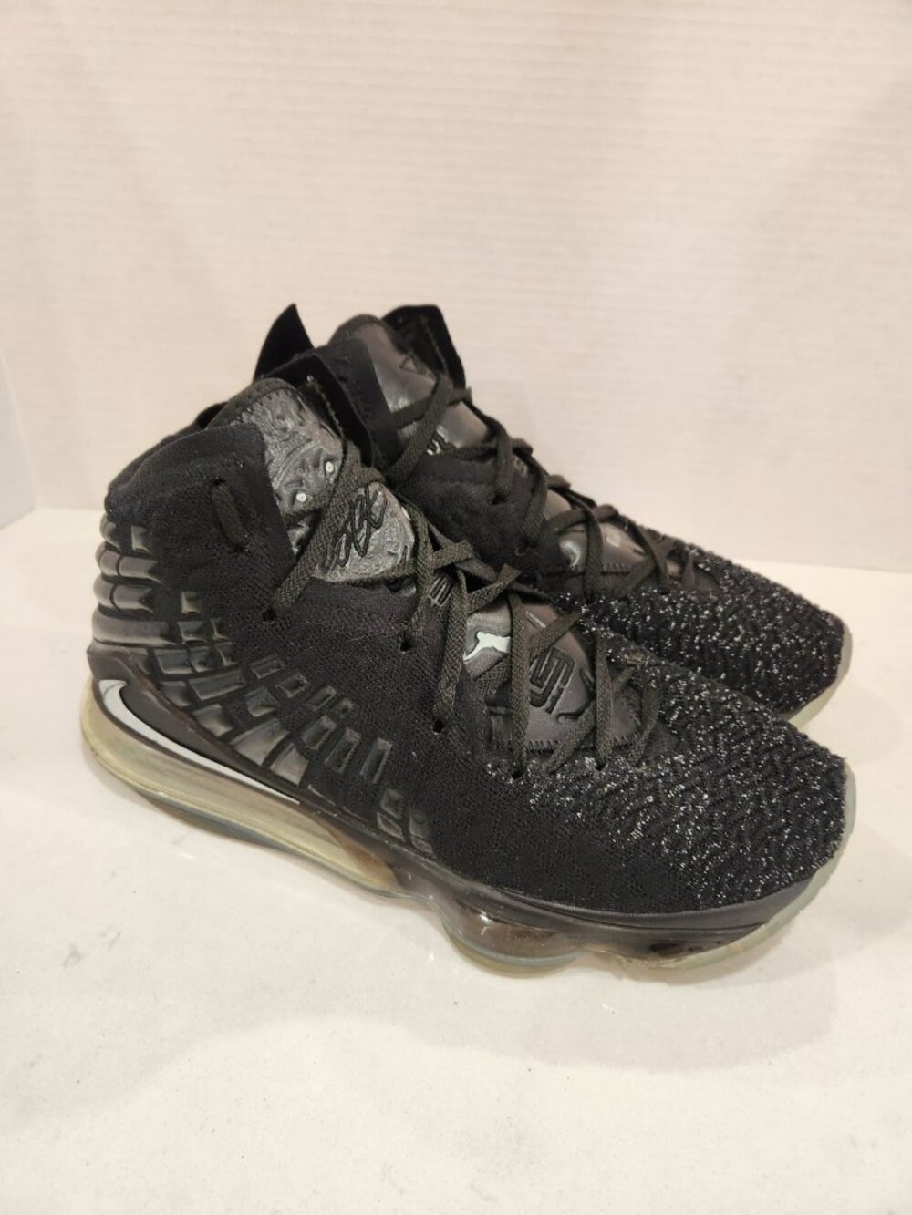 Size 11 - Nike Lebron XVII 17 Black Global Currency Basketball Shoes Knit Fabric